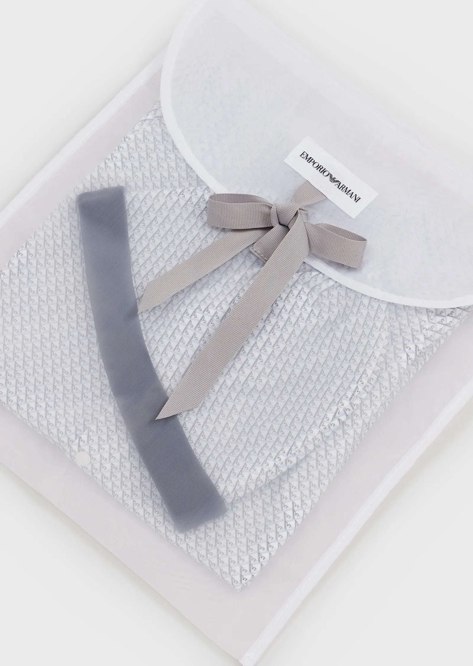 Kids Gift Set Consisting Of Op-Art Eagle Booties, Bib, Onesie And Beanie, view 4
